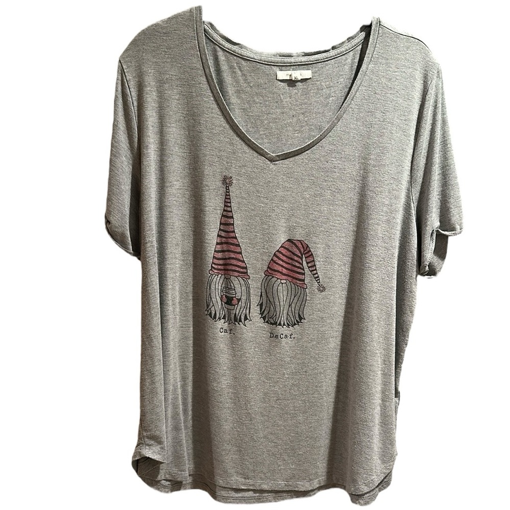 Maurices Gray T-Shirt with Gnome Print Caf Decaf